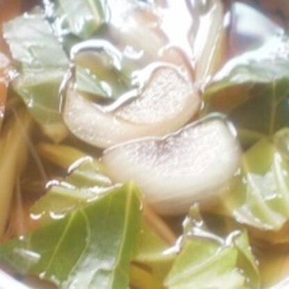 玉ねぎの皮のつけ汁で作りました。
コンソメスープは手軽に味が決まって野菜だけで美味しいですよねぇ～(^^♪